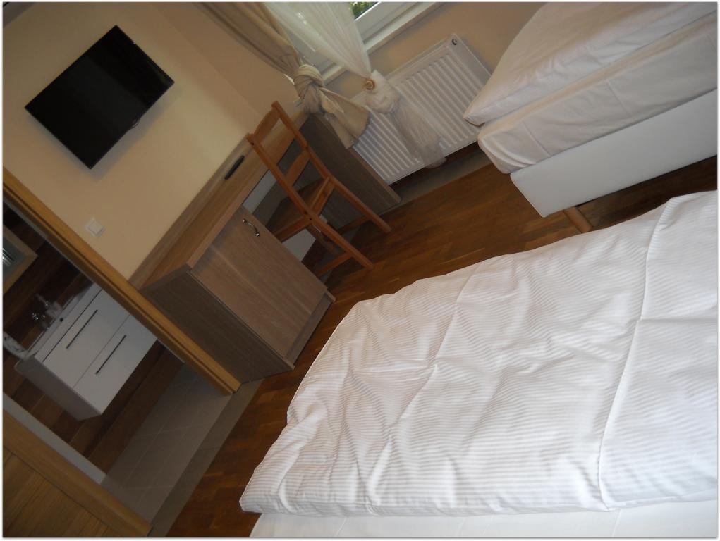 Lavender - Restauracja I Pokoje Goscinne Nowy Tomyśl Chambre photo