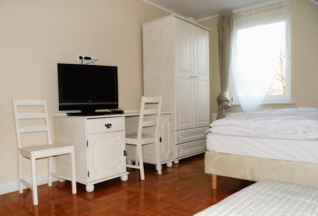 Lavender - Restauracja I Pokoje Goscinne Nowy Tomyśl Chambre photo